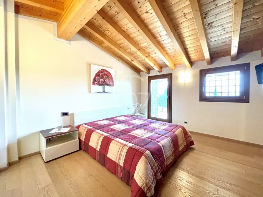 Immagine 35 di Villa in vendita  in Strada Santa Cristina a Peschiera Del Garda