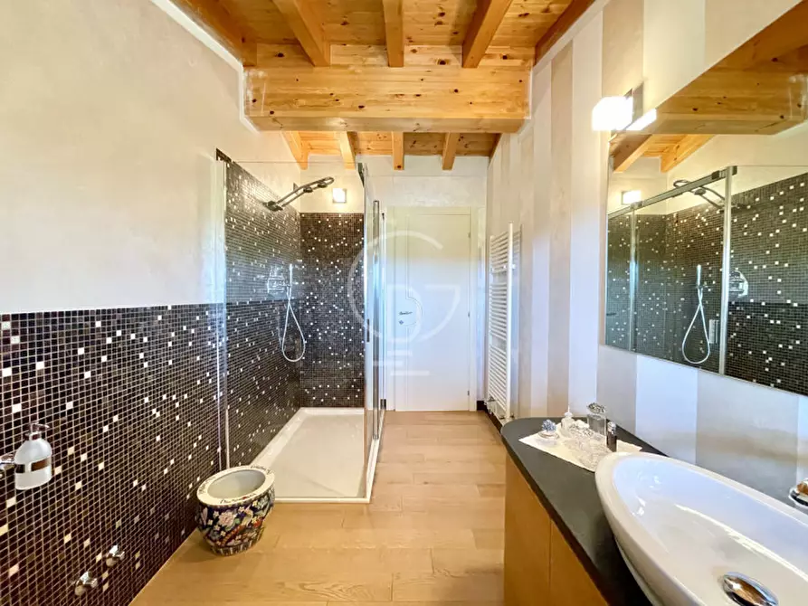 Immagine 36 di Villa in vendita  in Strada Santa Cristina a Peschiera Del Garda