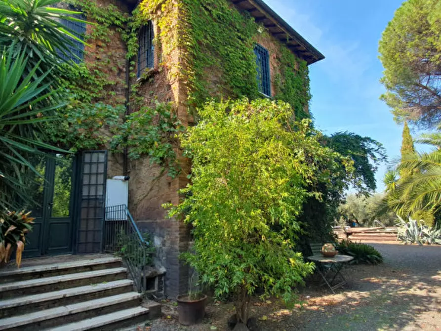 Immagine 3 di Villa in vendita  in Via di Fioranello a Roma