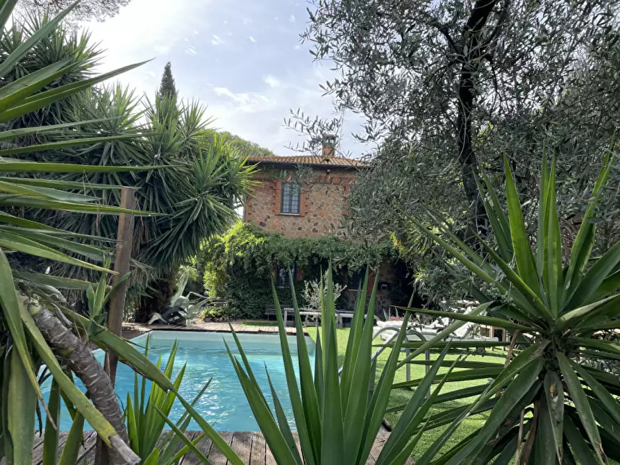 Immagine 38 di Villa in vendita  in Via di Fioranello a Roma