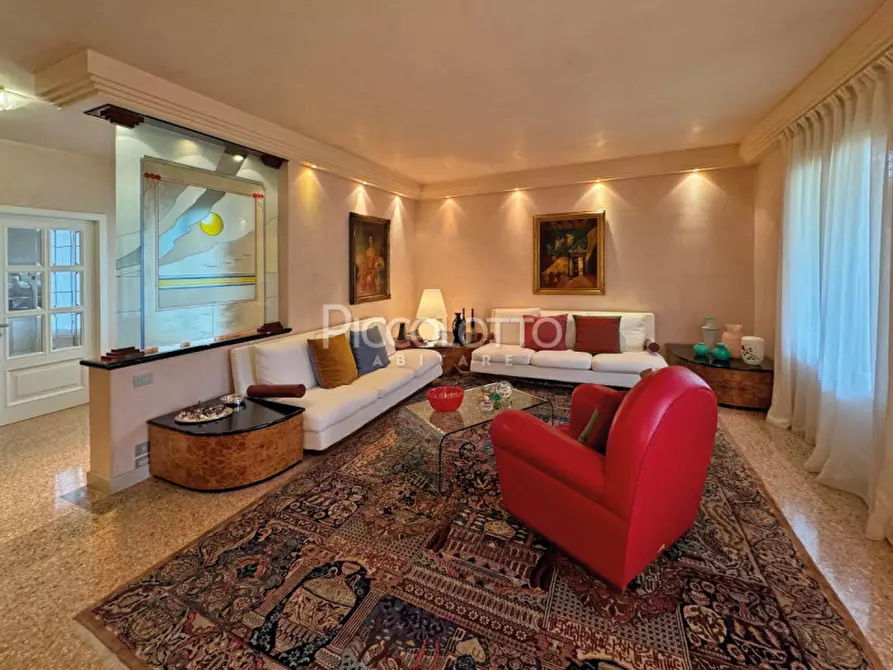 Immagine 6 di Villa in vendita  in via Meucci a Salzano