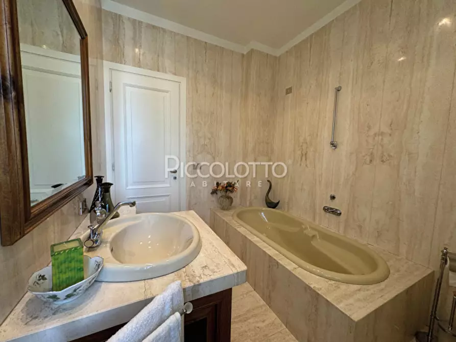 Immagine 12 di Villa in vendita  in via Meucci a Salzano