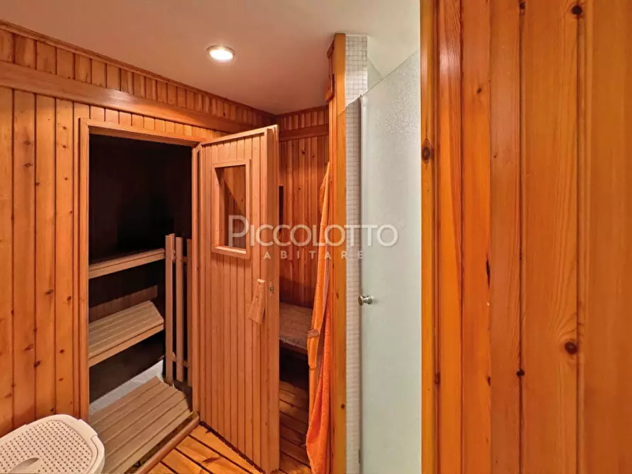 Immagine 16 di Villa in vendita  in via Meucci a Salzano