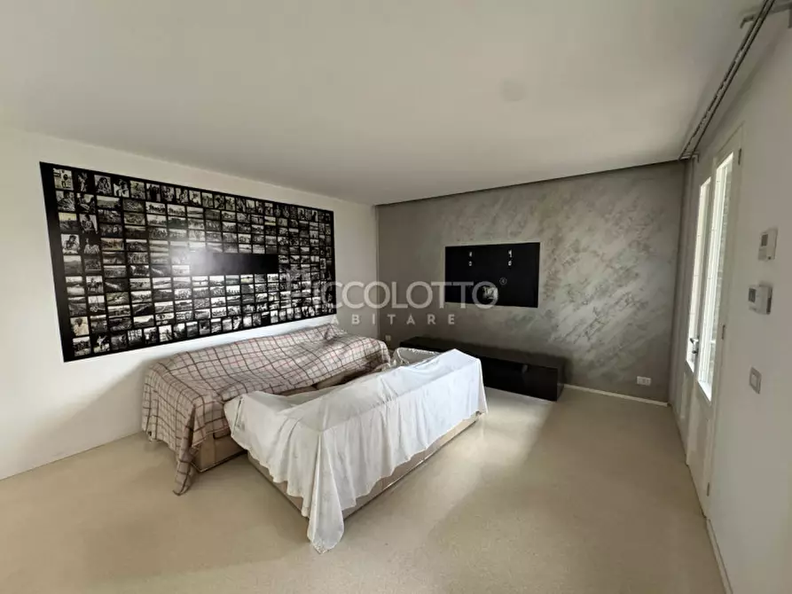 Immagine 24 di Villa in vendita  in via Meucci a Salzano