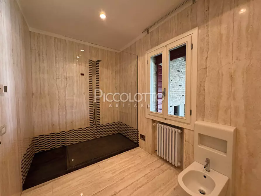 Immagine 26 di Villa in vendita  in via Meucci a Salzano