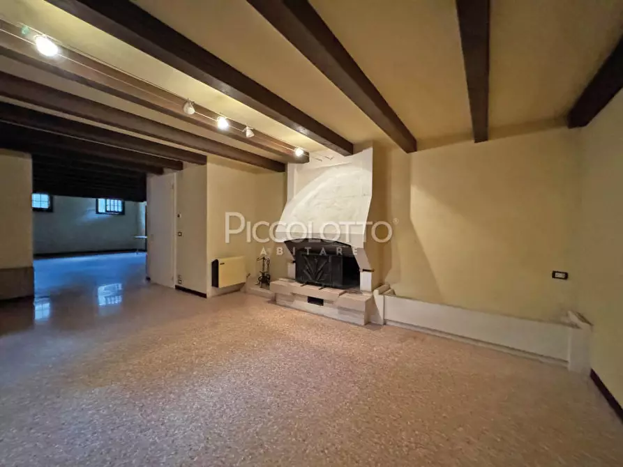 Immagine 31 di Villa in vendita  in via Meucci a Salzano