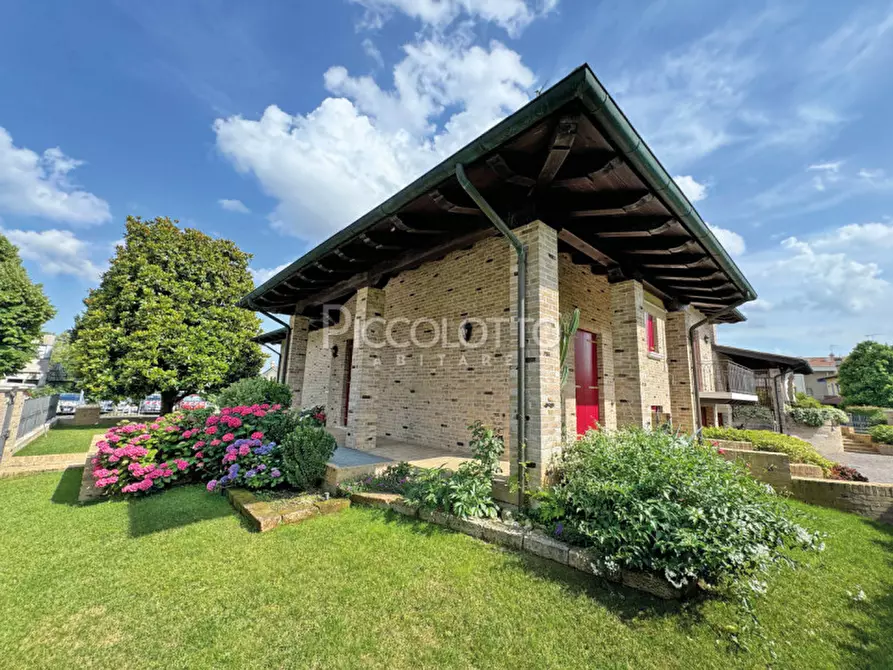 Immagine 33 di Villa in vendita  in via Meucci a Salzano