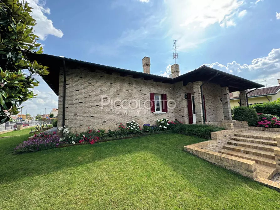 Immagine 34 di Villa in vendita  in via Meucci a Salzano