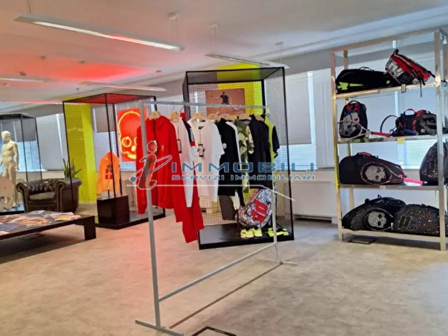 Immagine 10 di Ufficio in affitto  in VIALE MONZA a Milano