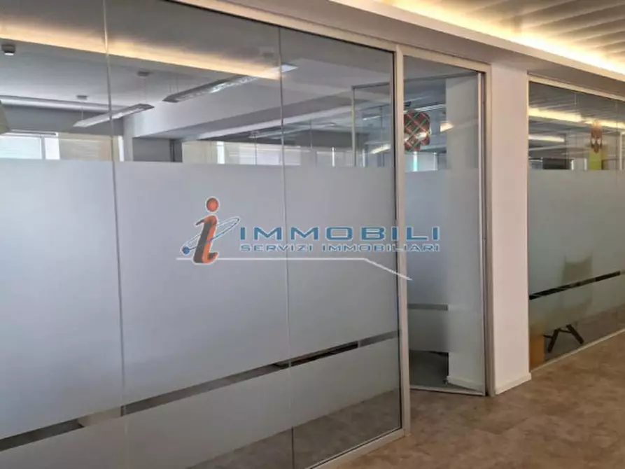 Immagine 16 di Ufficio in affitto  in VIALE MONZA a Milano