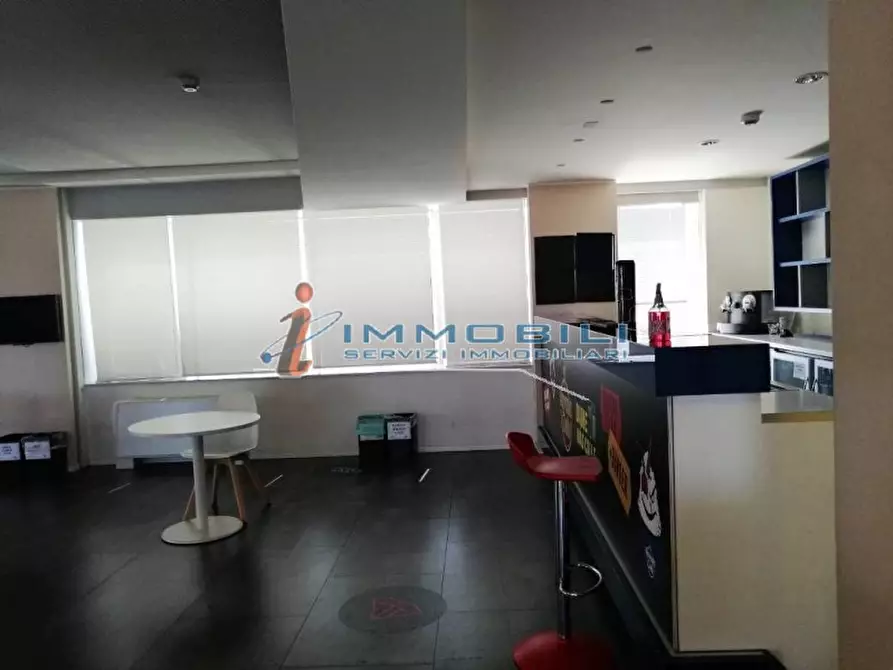 Immagine 18 di Ufficio in affitto  in VIALE MONZA a Milano