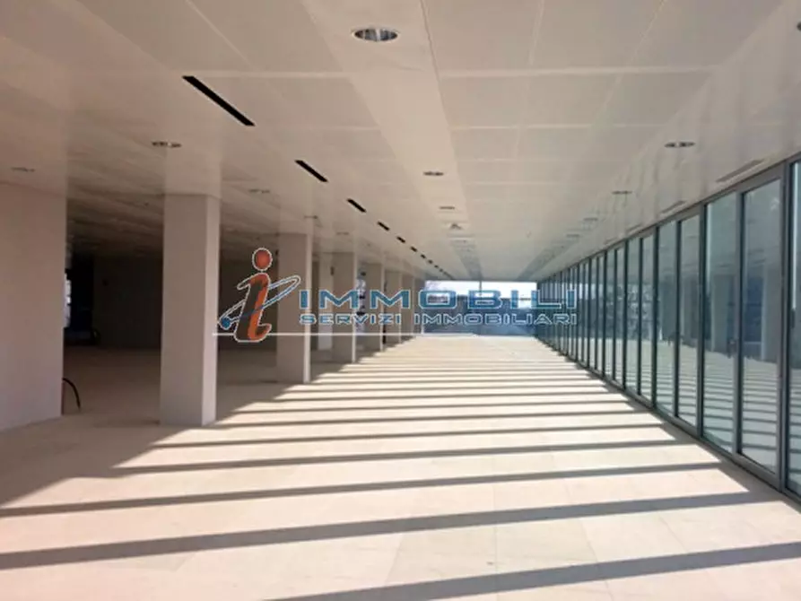 Immagine 11 di Ufficio in affitto  in VIA MONDADORI a Segrate