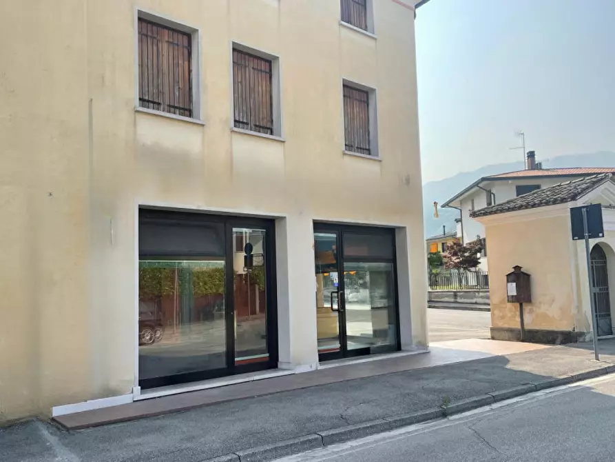 Immagine 3 di Appartamento in vendita  in VIALE GIOVANNI XXIII a Castelcucco