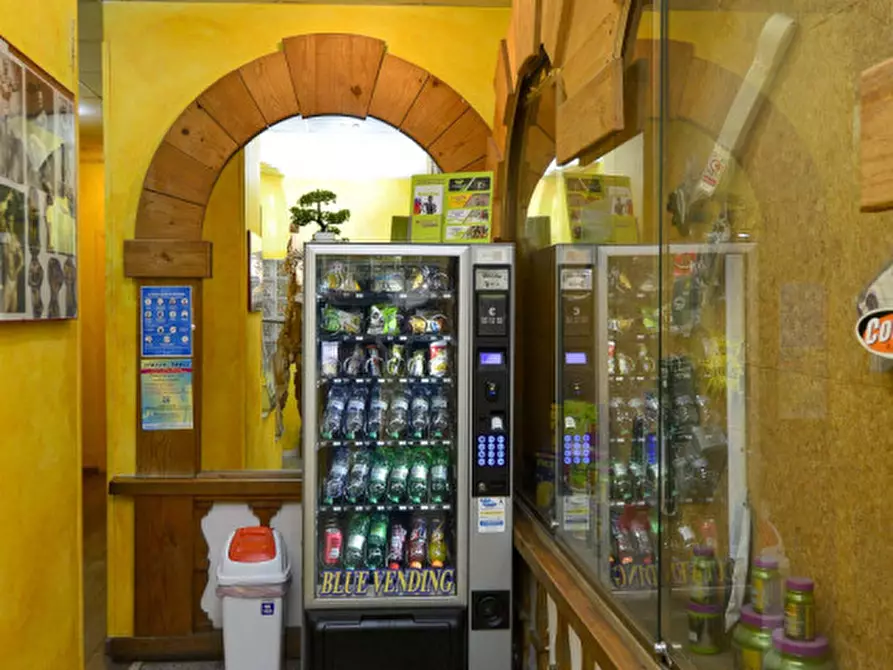 Immagine 20 di Attività commerciale in vendita  in via tommaso zigliara a Roma