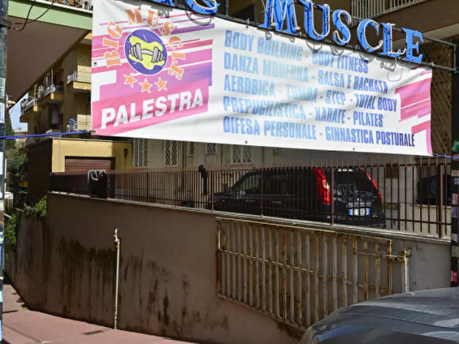 Immagine 22 di Attività commerciale in vendita  in via tommaso zigliara a Roma