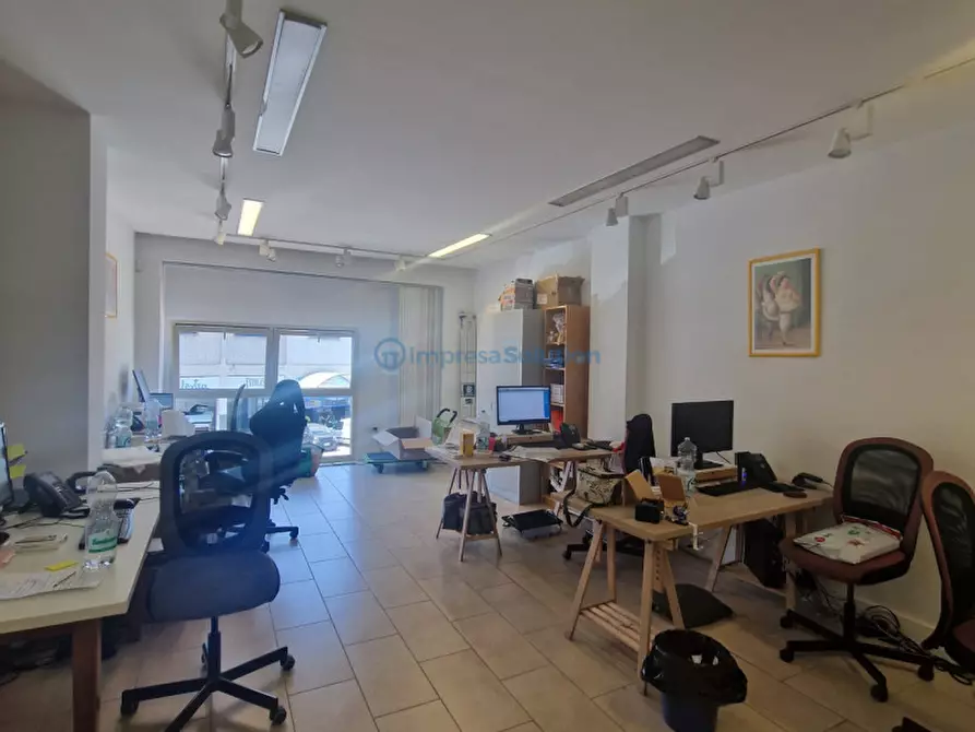 Immagine 6 di Ufficio in vendita  in Via Ferrante Imparato a Napoli