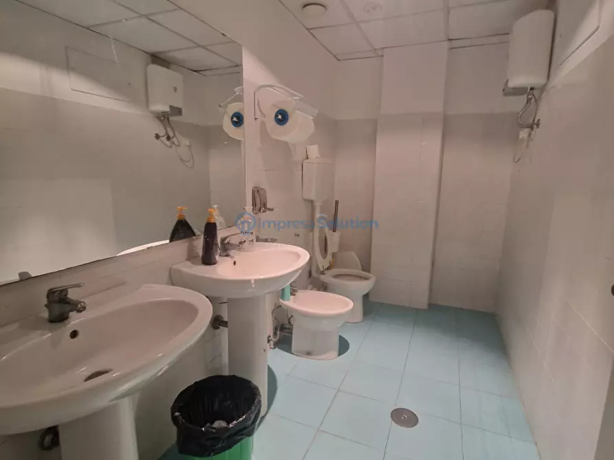 Immagine 10 di Ufficio in vendita  in Via Ferrante Imparato a Napoli