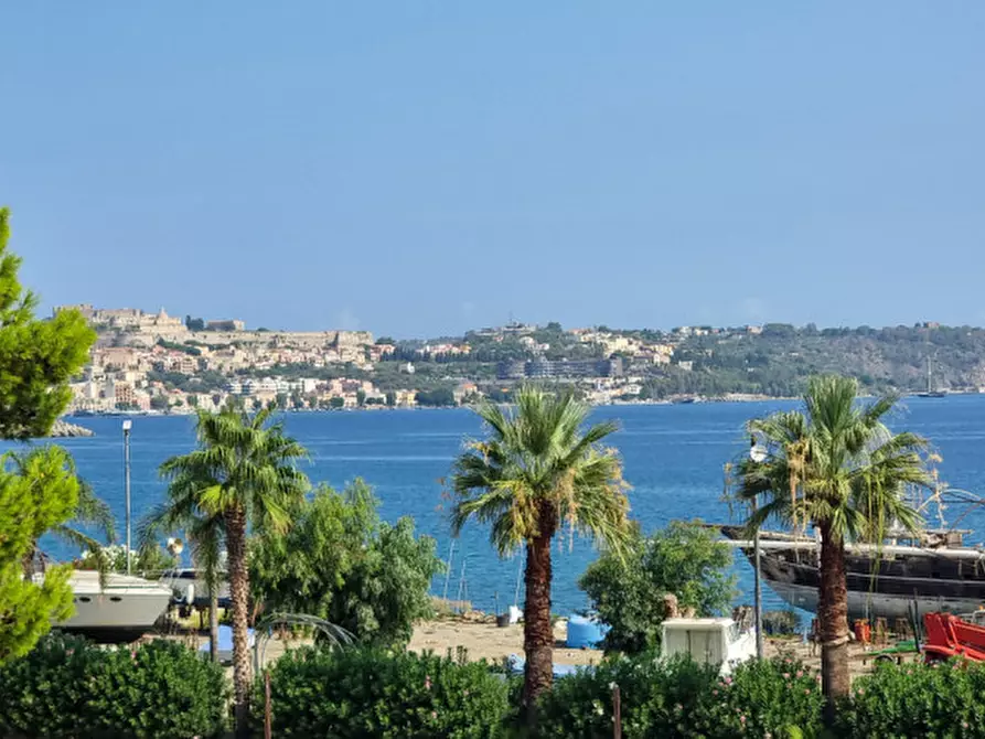 Immagine 6 di Appartamento in vendita  in VIA ACQUEVIOLE a Milazzo