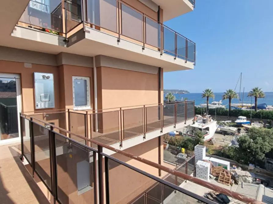 Immagine 12 di Appartamento in vendita  in VIA ACQUEVIOLE a Milazzo