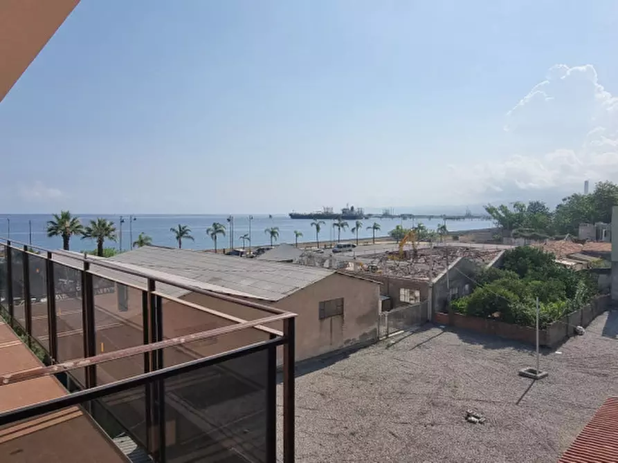 Immagine 27 di Appartamento in vendita  in VIA ACQUEVIOLE a Milazzo