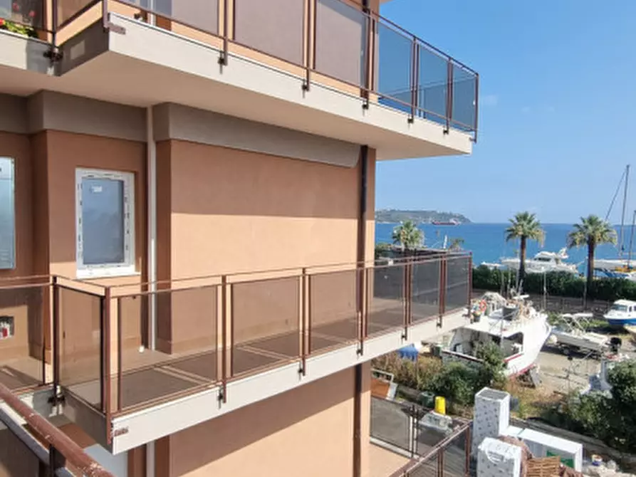 Immagine 28 di Appartamento in vendita  in VIA ACQUEVIOLE a Milazzo