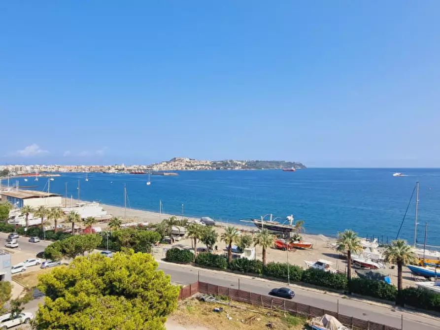 Immagine 30 di Appartamento in vendita  in VIA ACQUEVIOLE a Milazzo