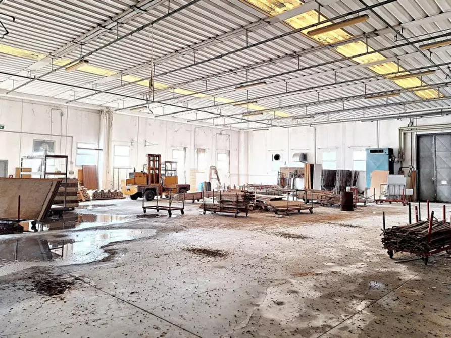 Immagine 7 di Capannone industriale in vendita  in Via Marinucci, N. 19 a Recanati