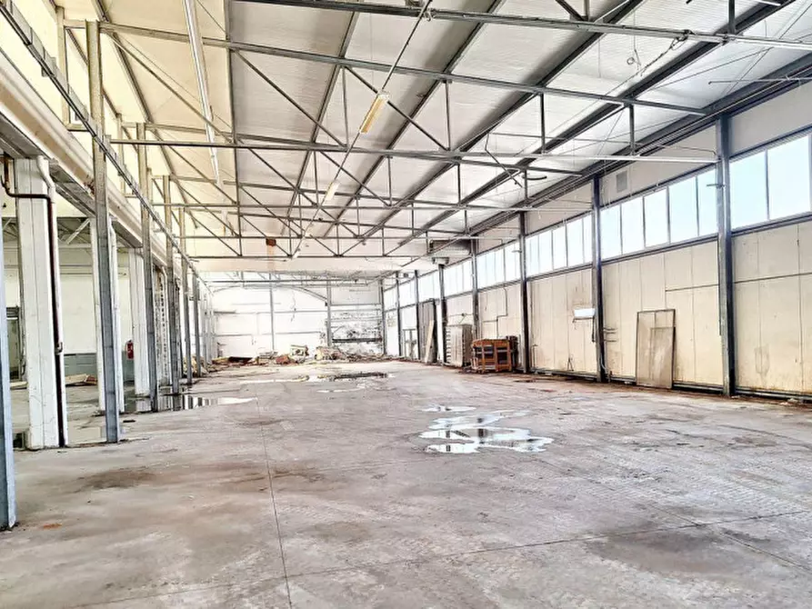Immagine 11 di Capannone industriale in vendita  in Via Marinucci, N. 19 a Recanati