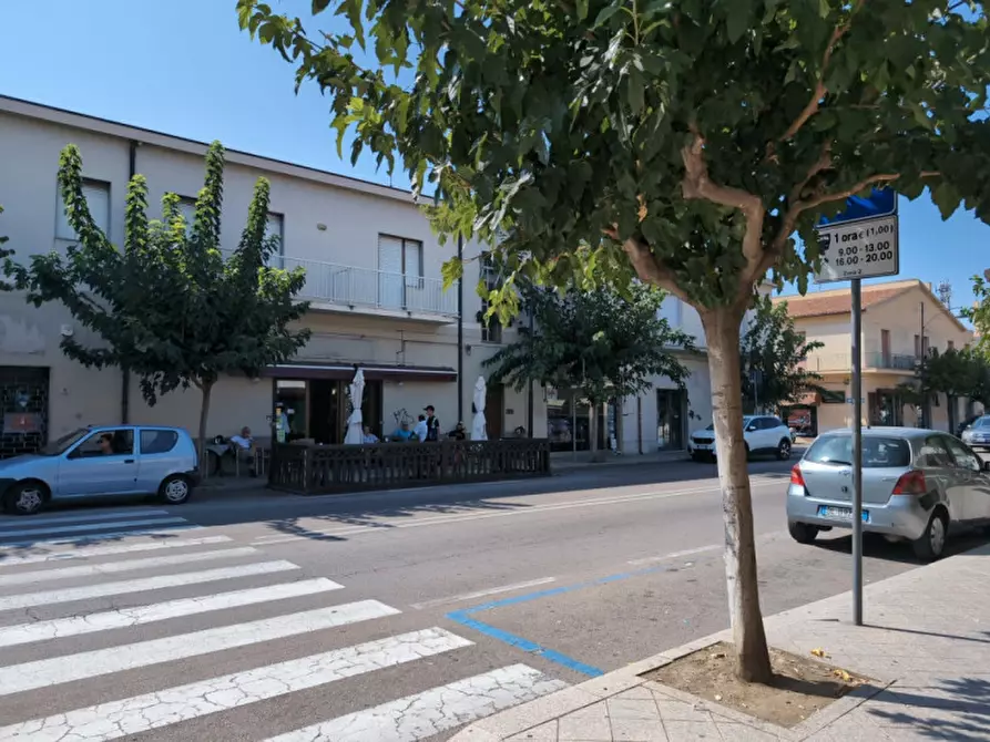 Immagine 1 di Attività commerciale in vendita  in Viale aldo moro 93 a Olbia