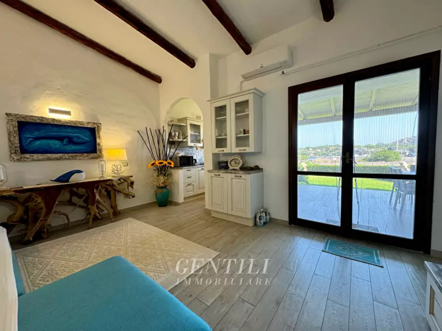 Immagine 6 di Villetta a schiera in vendita  a Arzachena