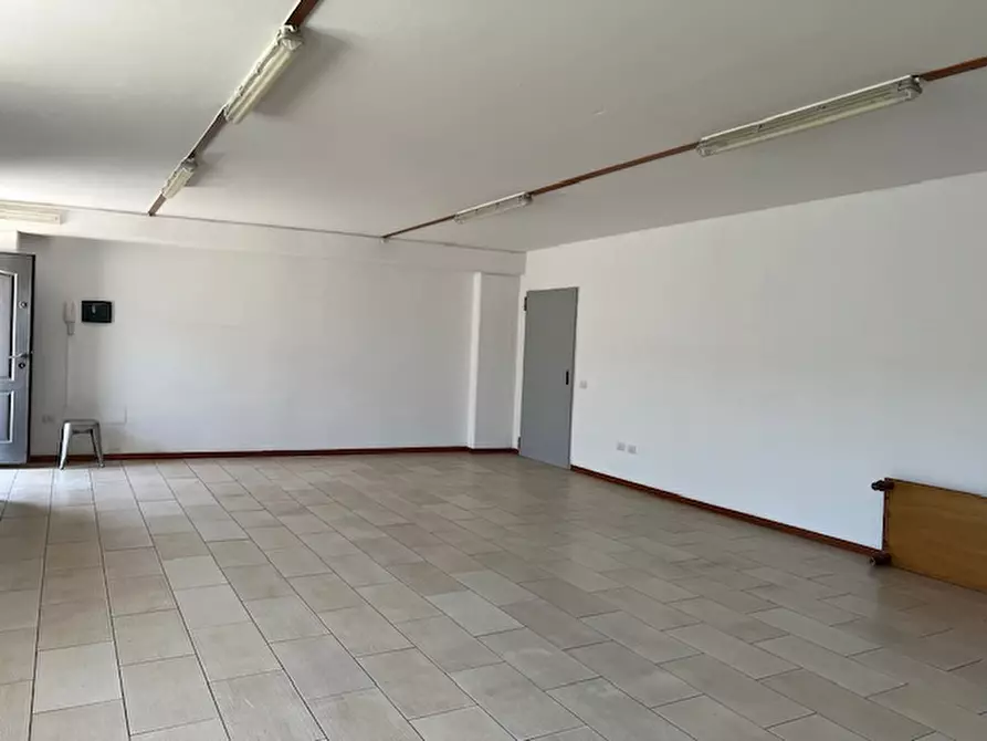 Immagine 1 di Ufficio in affitto  a Selargius