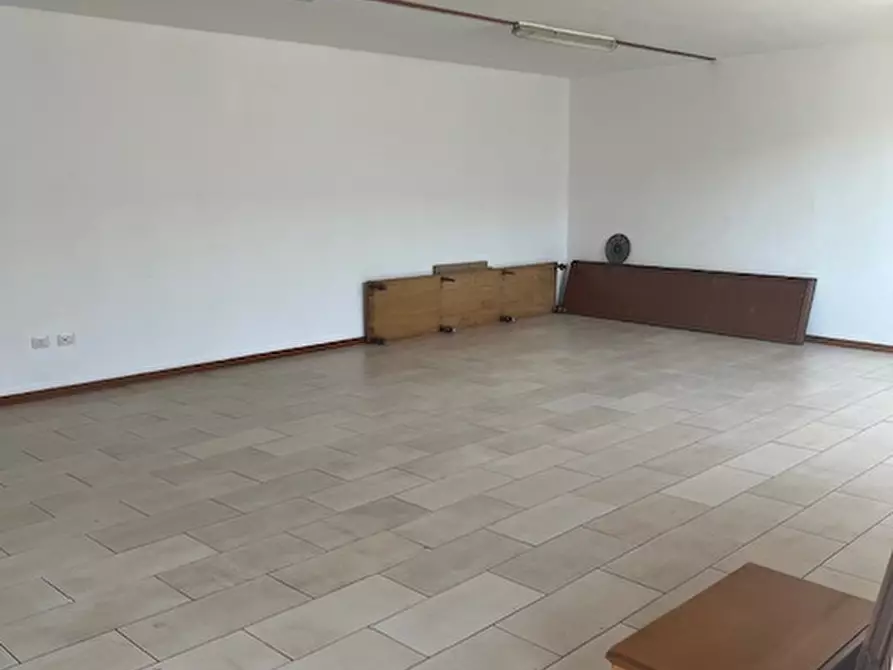 Immagine 5 di Ufficio in affitto  a Selargius
