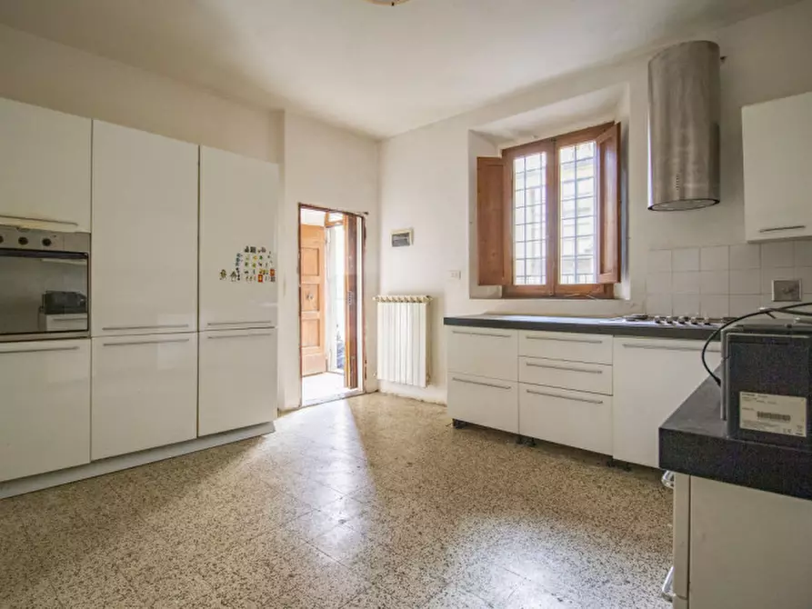 Immagine 1 di Casa indipendente in vendita  a Carmignano