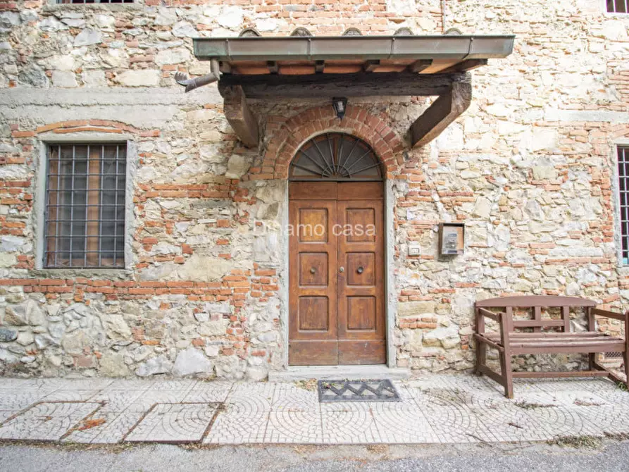 Immagine 2 di Casa indipendente in vendita  a Carmignano