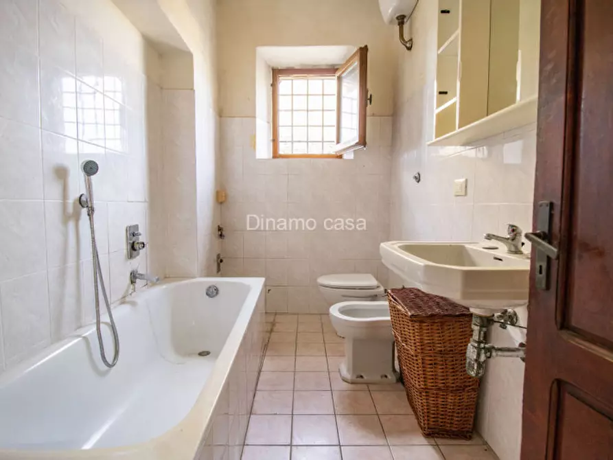 Immagine 11 di Casa indipendente in vendita  a Carmignano