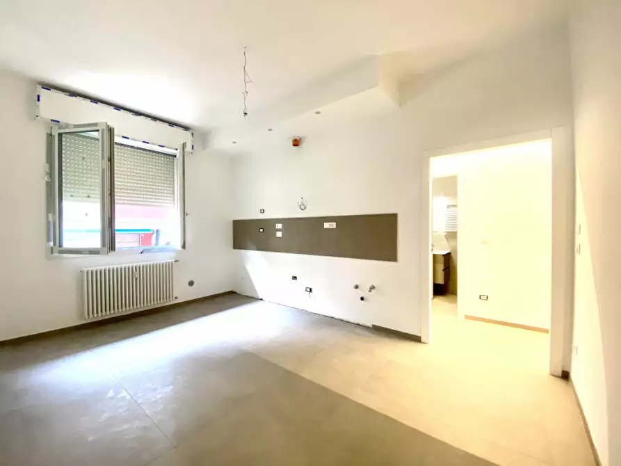 Immagine 5 di Appartamento in vendita  in via domenico scarlatti a Bologna
