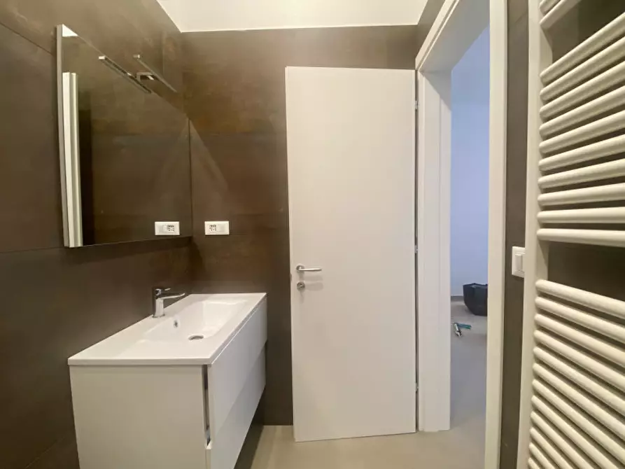 Immagine 21 di Appartamento in vendita  in via domenico scarlatti a Bologna