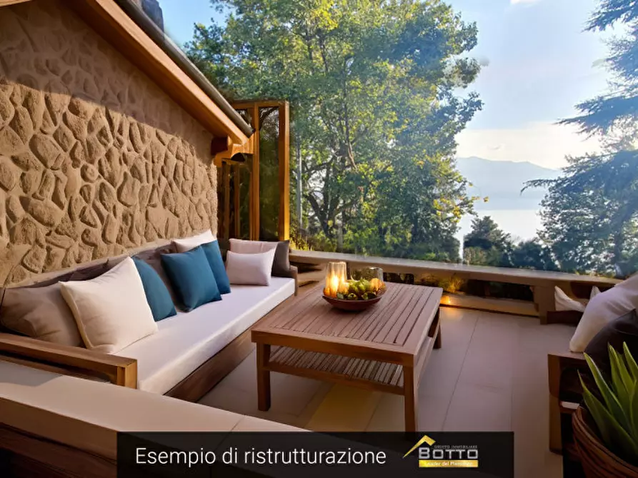 Immagine 1 di Casa indipendente in vendita  in via roma, 141 a Cannero Riviera