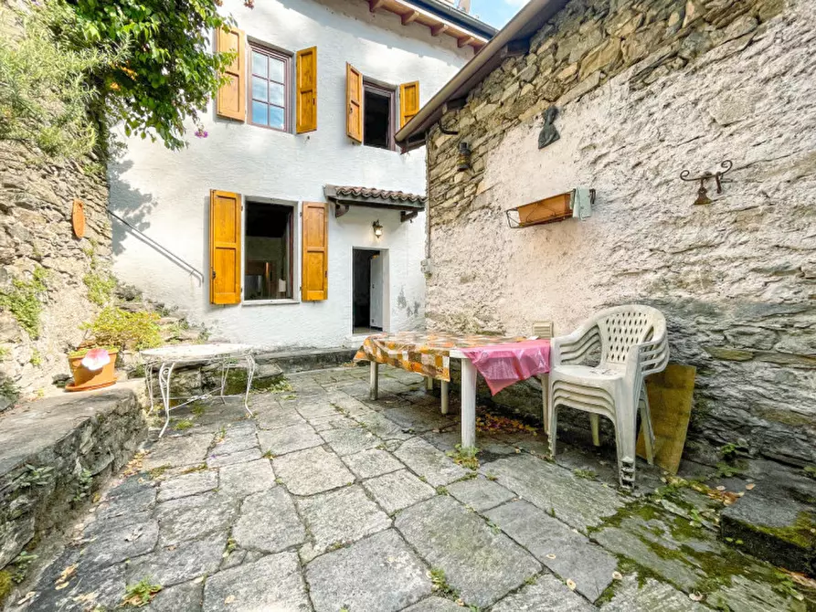 Immagine 3 di Casa indipendente in vendita  in via roma, 141 a Cannero Riviera