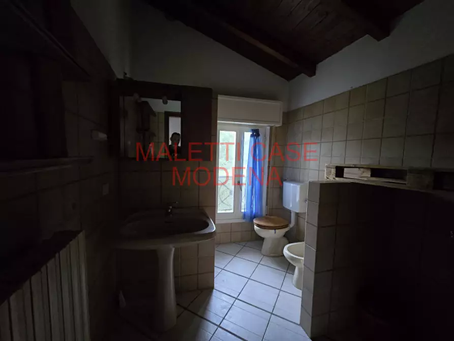 Immagine 10 di Casa indipendente in vendita  a Serramazzoni