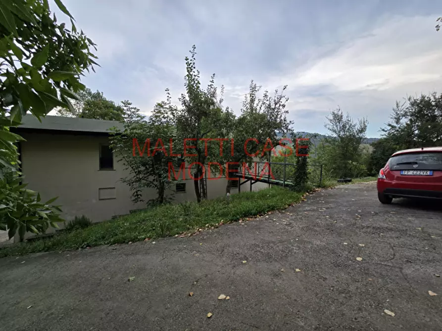 Immagine 13 di Casa indipendente in vendita  a Serramazzoni