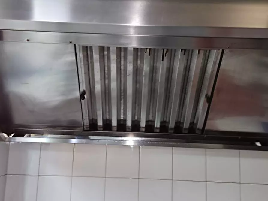 Immagine 8 di Attività commerciale in affitto  in Via Canevedo a Este