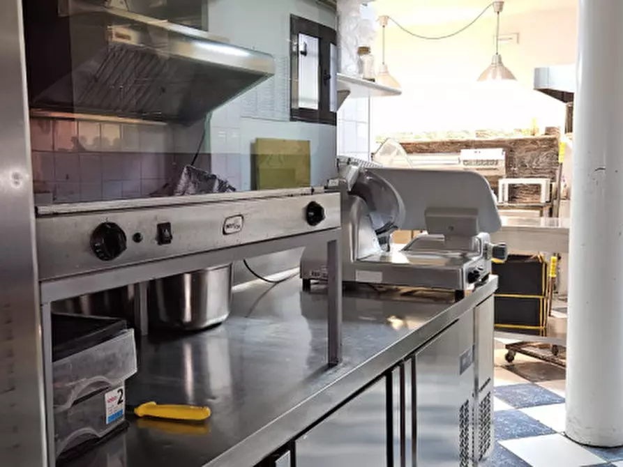 Immagine 14 di Attività commerciale in affitto  in Via Canevedo a Este