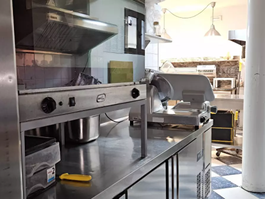 Immagine 15 di Attività commerciale in affitto  in Via Canevedo a Este