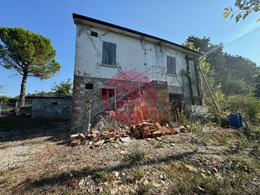 Immagine 1 di Casa indipendente in vendita  a Borghi