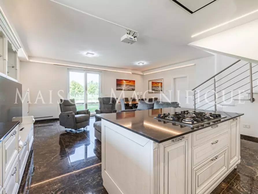 Immagine 3 di Villa in vendita  in via Ilaria alpi a Bentivoglio