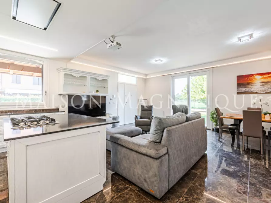 Immagine 12 di Villa in vendita  in via Ilaria alpi a Bentivoglio