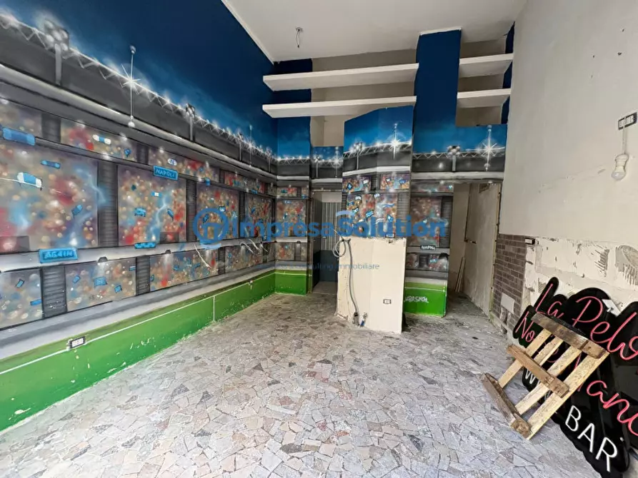 Immagine 9 di Negozio in affitto  in Traversa I Giulio Cesare a Napoli