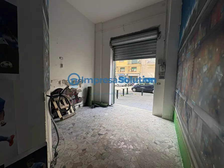 Immagine 14 di Negozio in affitto  in Traversa I Giulio Cesare a Napoli