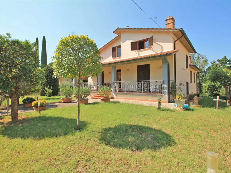 Immagine 1 di Villa in vendita  in via Marche a Montepulciano